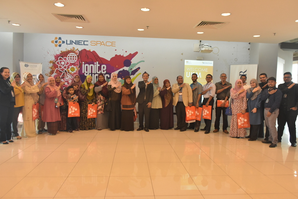 UKM 1715